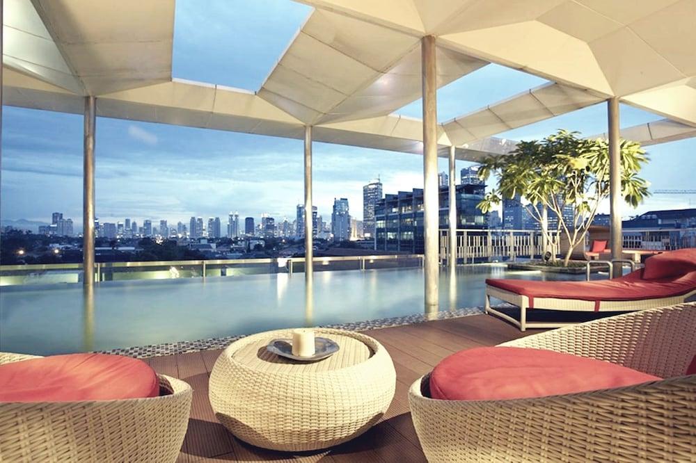 Morrissey Hotel Residences Jakarta Exterior photo