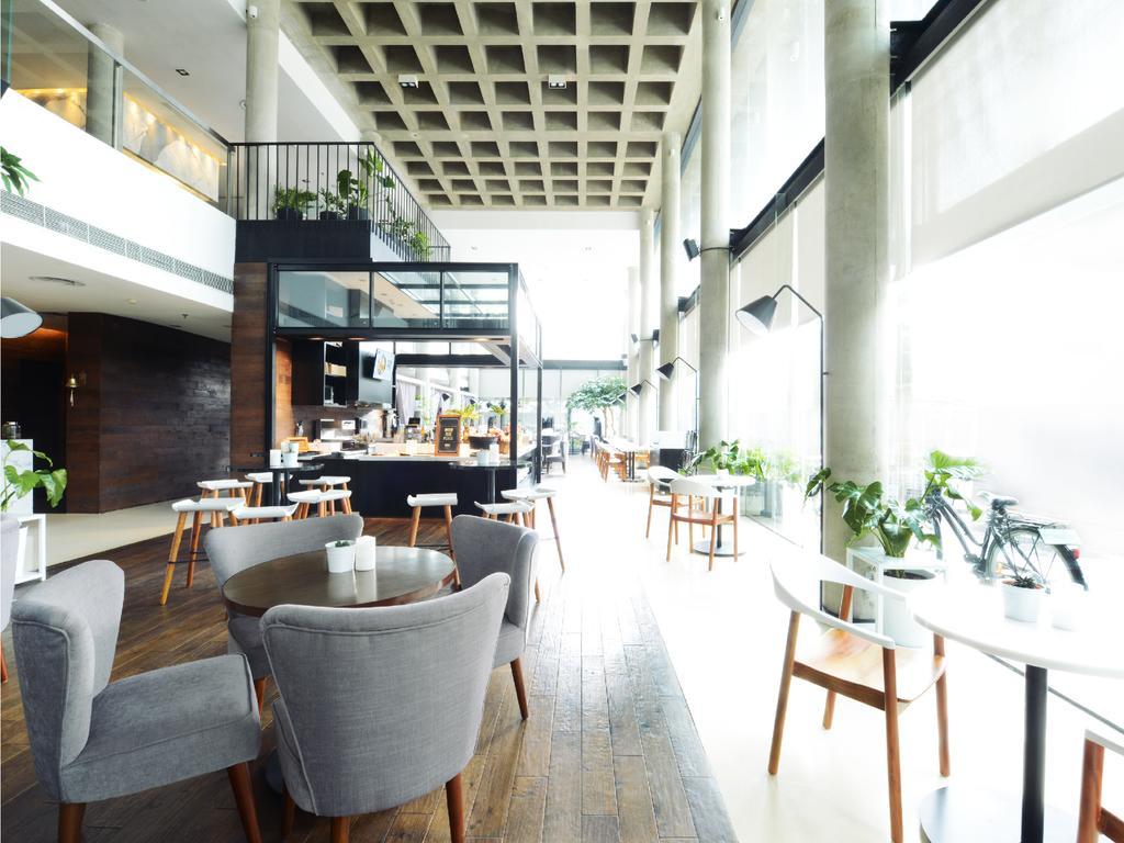 Morrissey Hotel Residences Jakarta Exterior photo