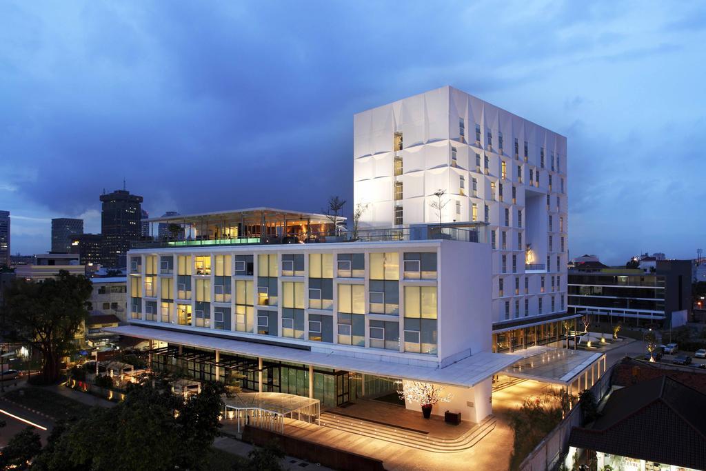 Morrissey Hotel Residences Jakarta Exterior photo